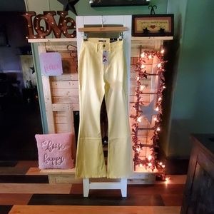 Fashion Nova💞NWT💞yellow bell STRETCH💞